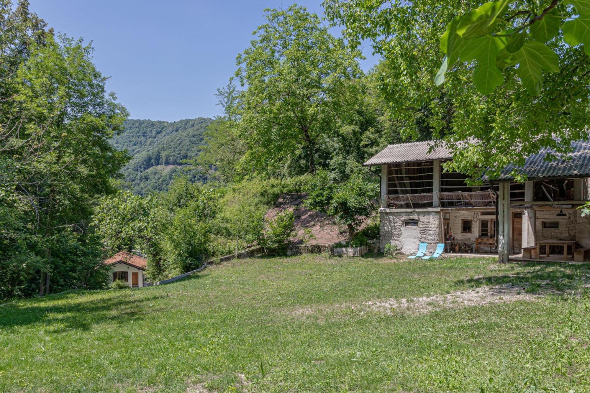 House By The Stream - Happy Rentals Avce Exterior photo